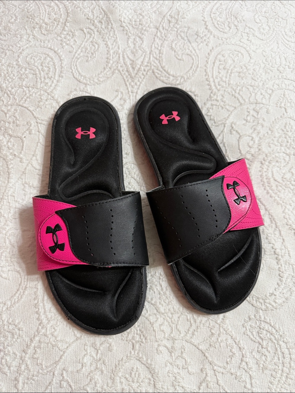 Under Armour Slide Sandals Size 10 Black & Pink Adjustable
